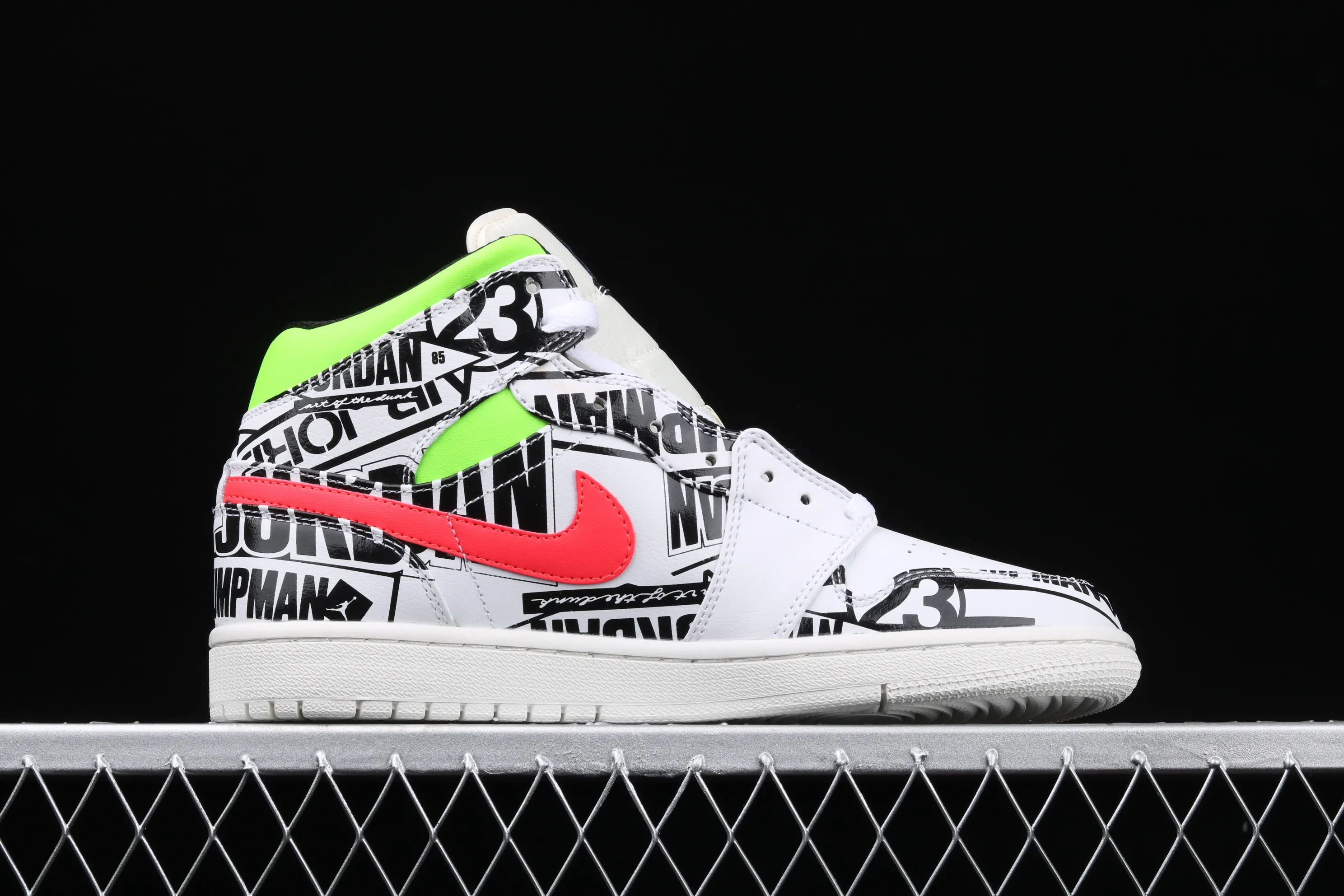 All categories Air Jordan Jordan series basketball shoes Air Jordan 1 Mid Air Jordan 1 Mid SE AJ1 Joe 1 mid-top cultural basketball shoes 554724-119